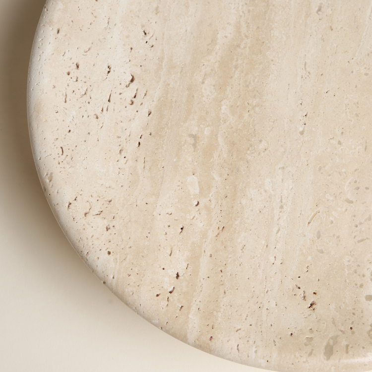 خادم برج الترافرتين