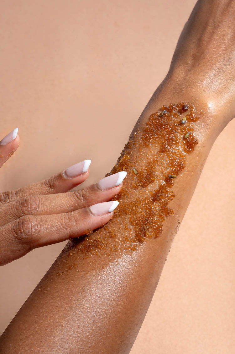 مقشر الجسم بالسكر واللافندر