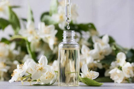 Jasmine essential oil, Therapeutic grade