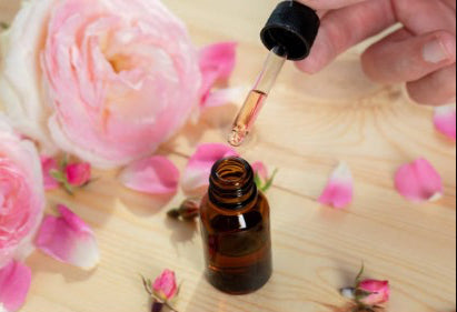 Rose essential oil, Therapeutic grade