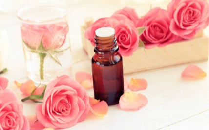 Rose essential oil, Therapeutic grade