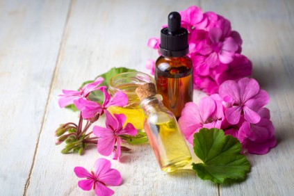 Geranium essential oil, Therapeutic grade