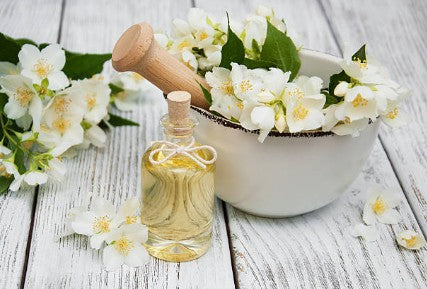 Jasmine essential oil, Therapeutic grade